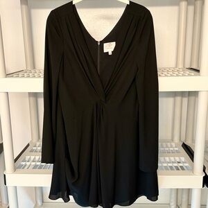 Cinq a Sept Black Shift Mini Dress V-Neck Long Sleeve Size‎ 4
